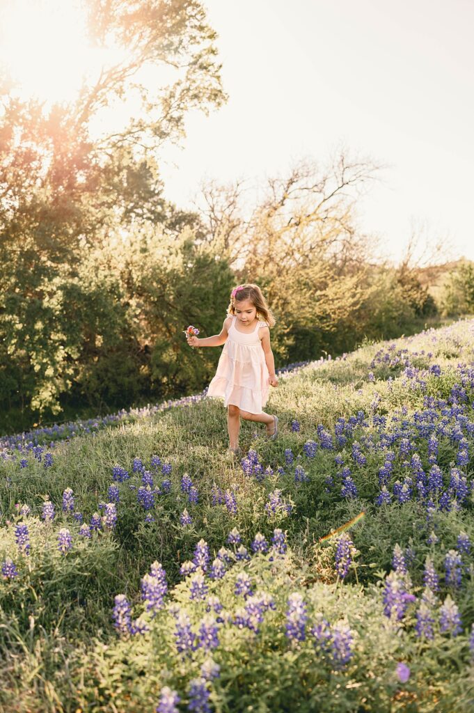 what to wear to a bluebonnet family session by Cypress, TX family photographer Mel B Photo